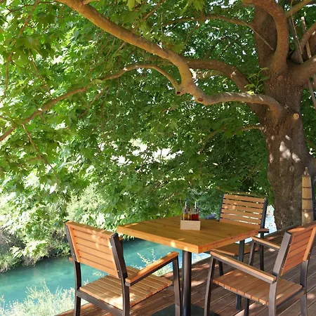 بيت خشبي Mesopotam Agrotourism *