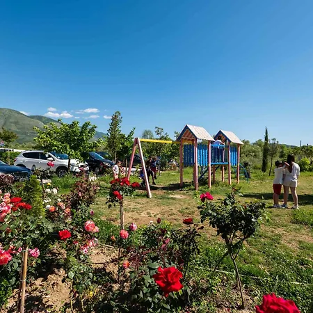 Mesopotam Agrotourism بيت خشبي *