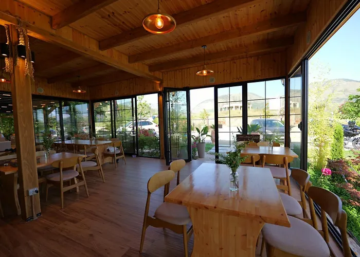 Mesopotam Agrotourism 山林小屋 *