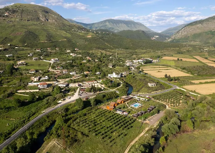 Mesopotam Agrotourism 山林小屋